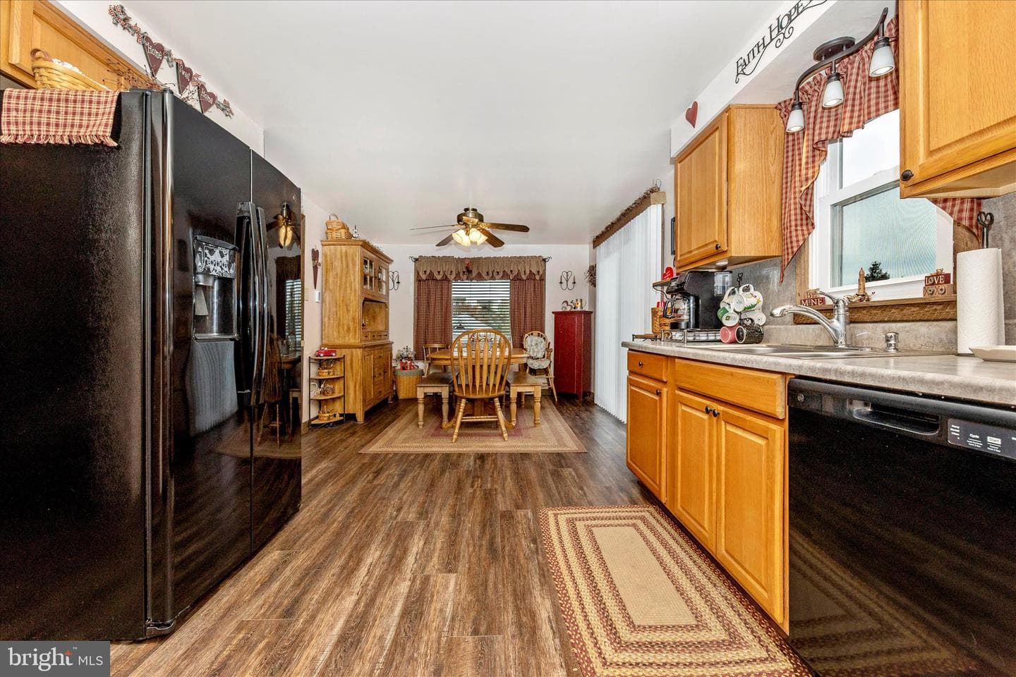 816 E E Street photo 26