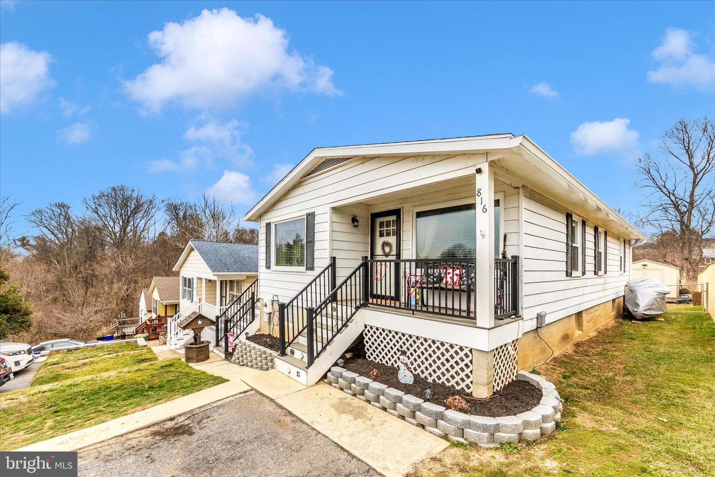 816 E E Street photo 3