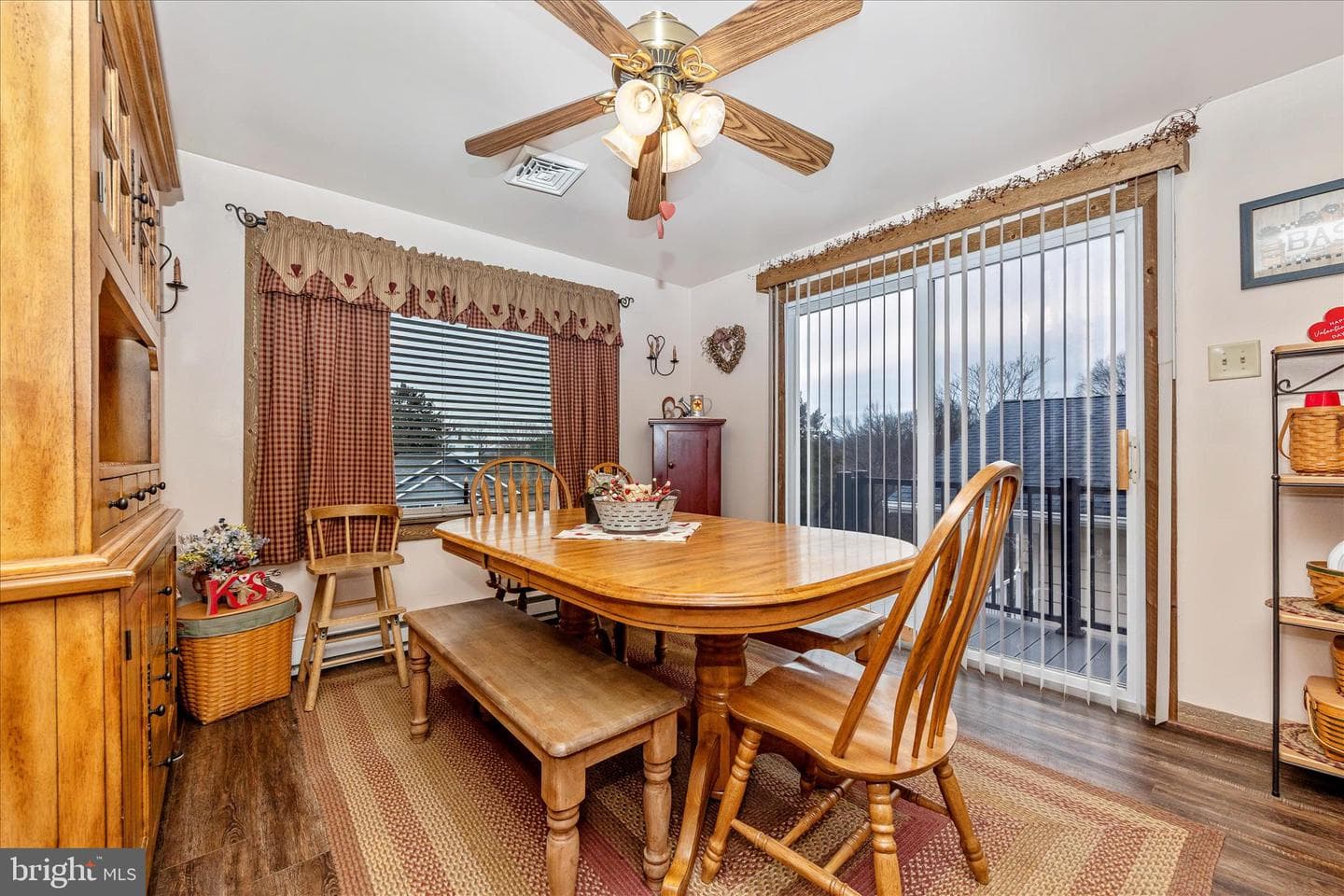 816 E E Street photo 30