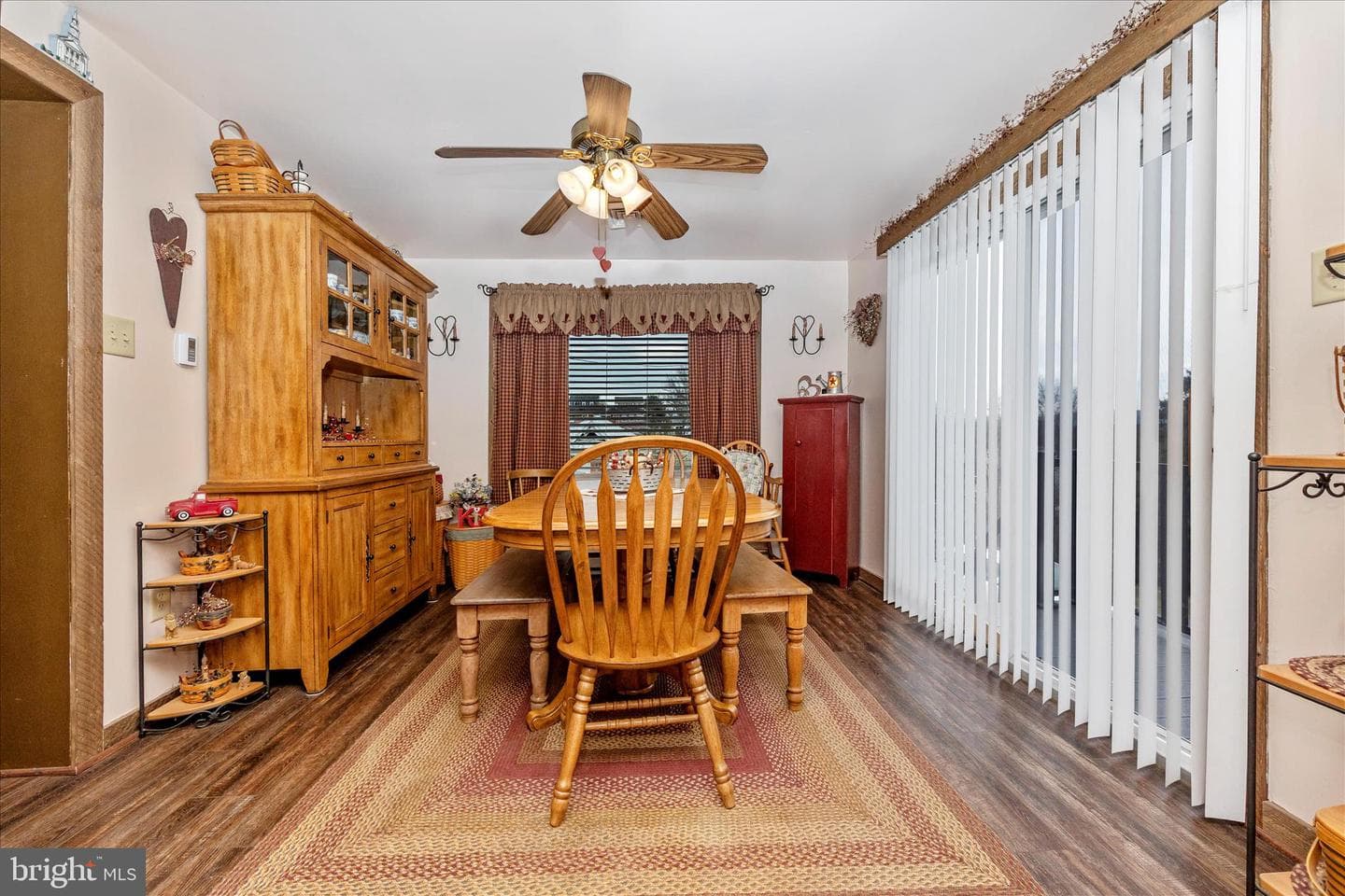816 E E Street photo 31