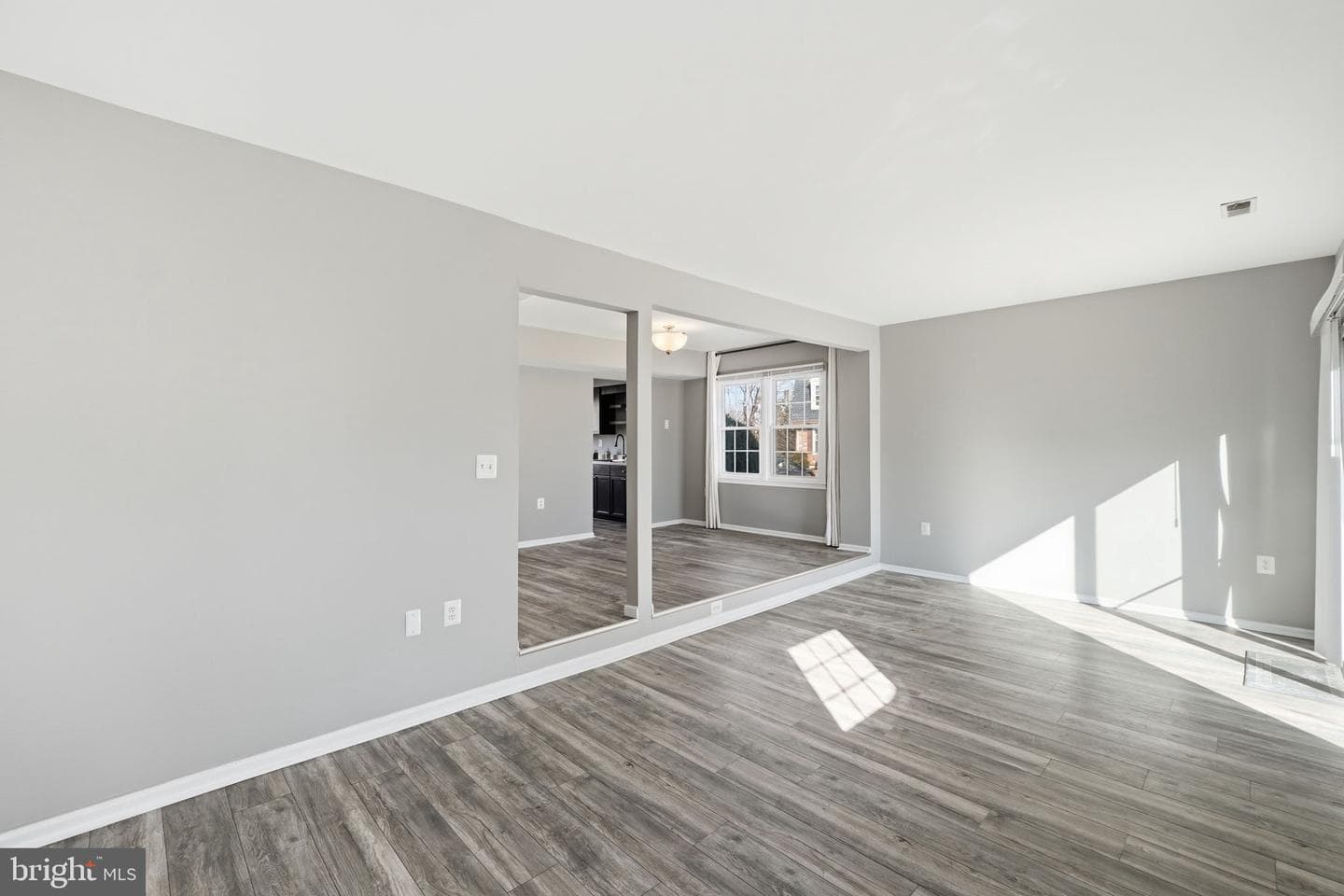 111 Lauren Court photo 11