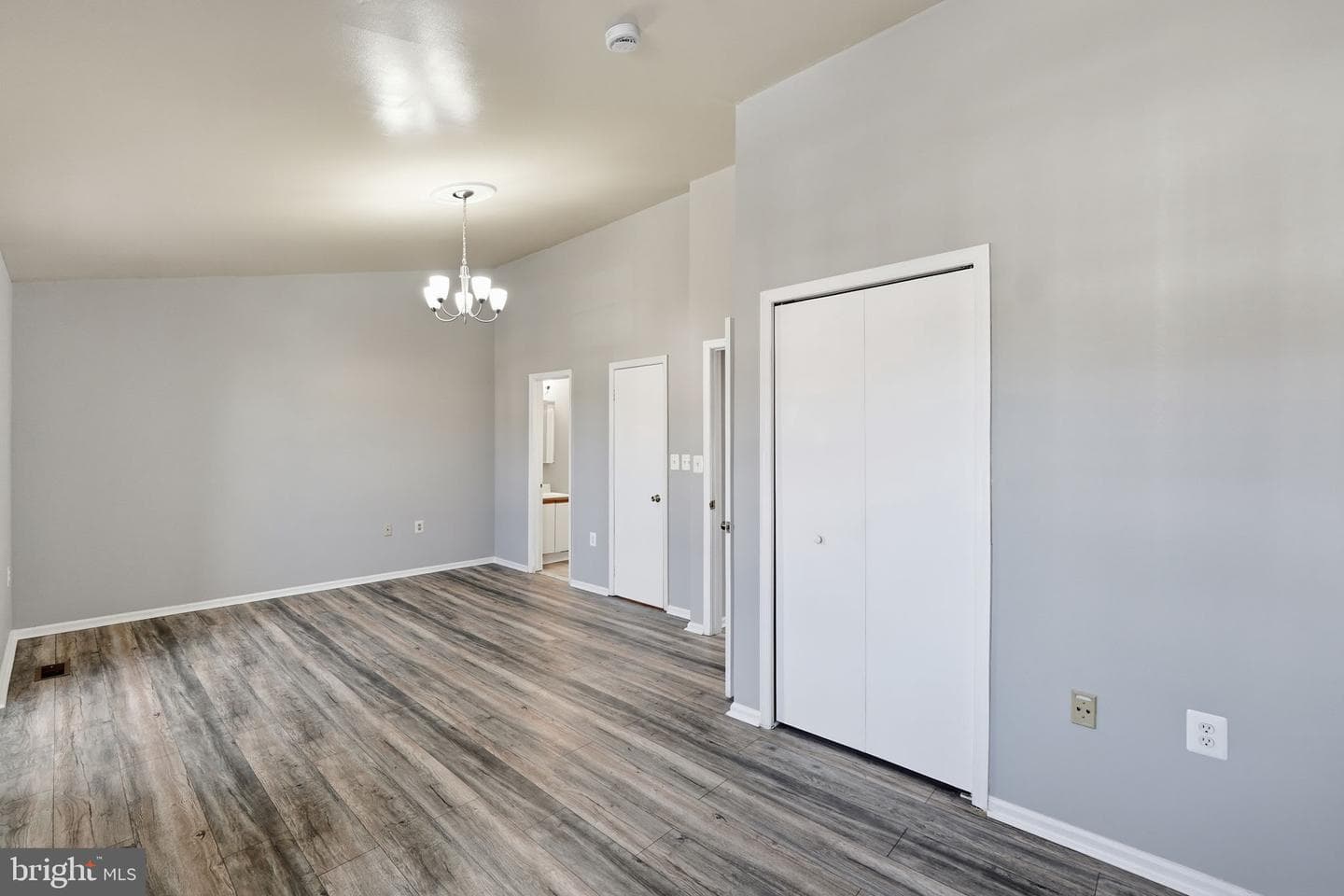 111 Lauren Court photo 20
