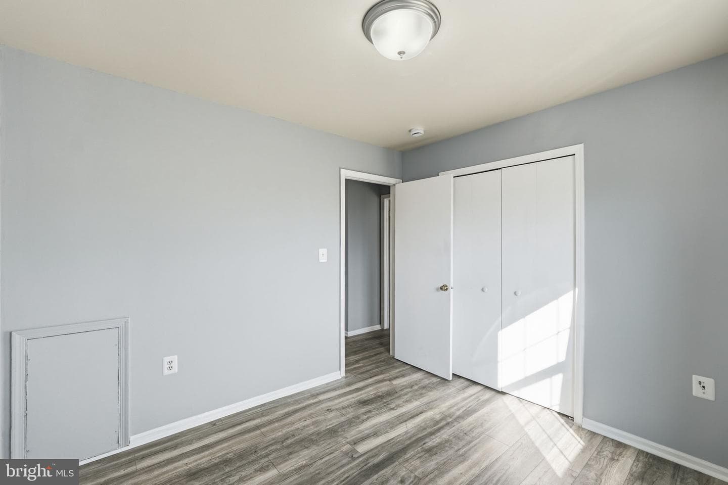 111 Lauren Court photo 25