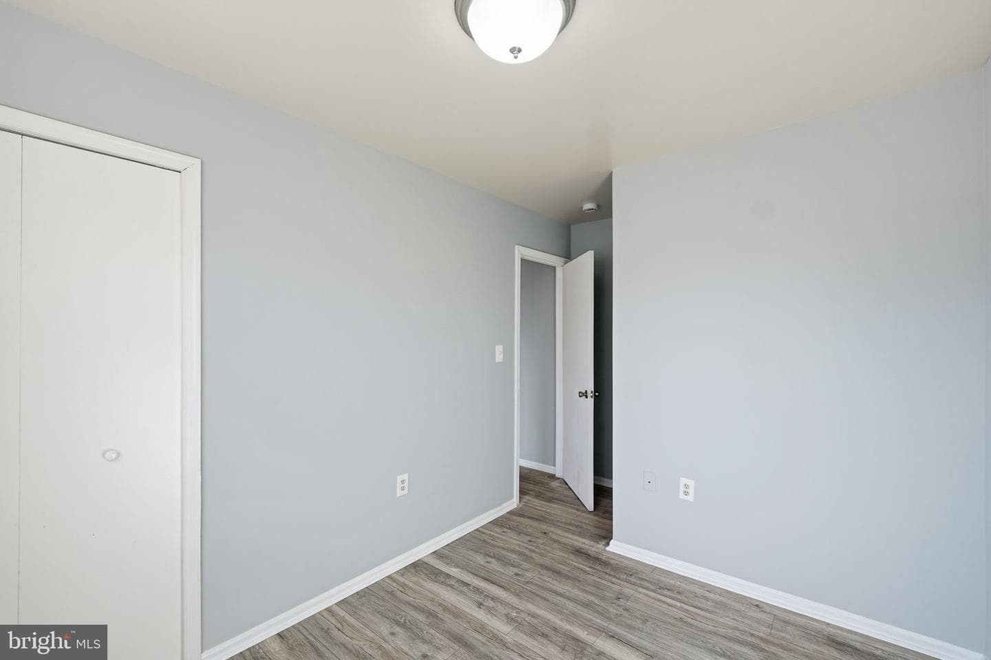 111 Lauren Court photo 27