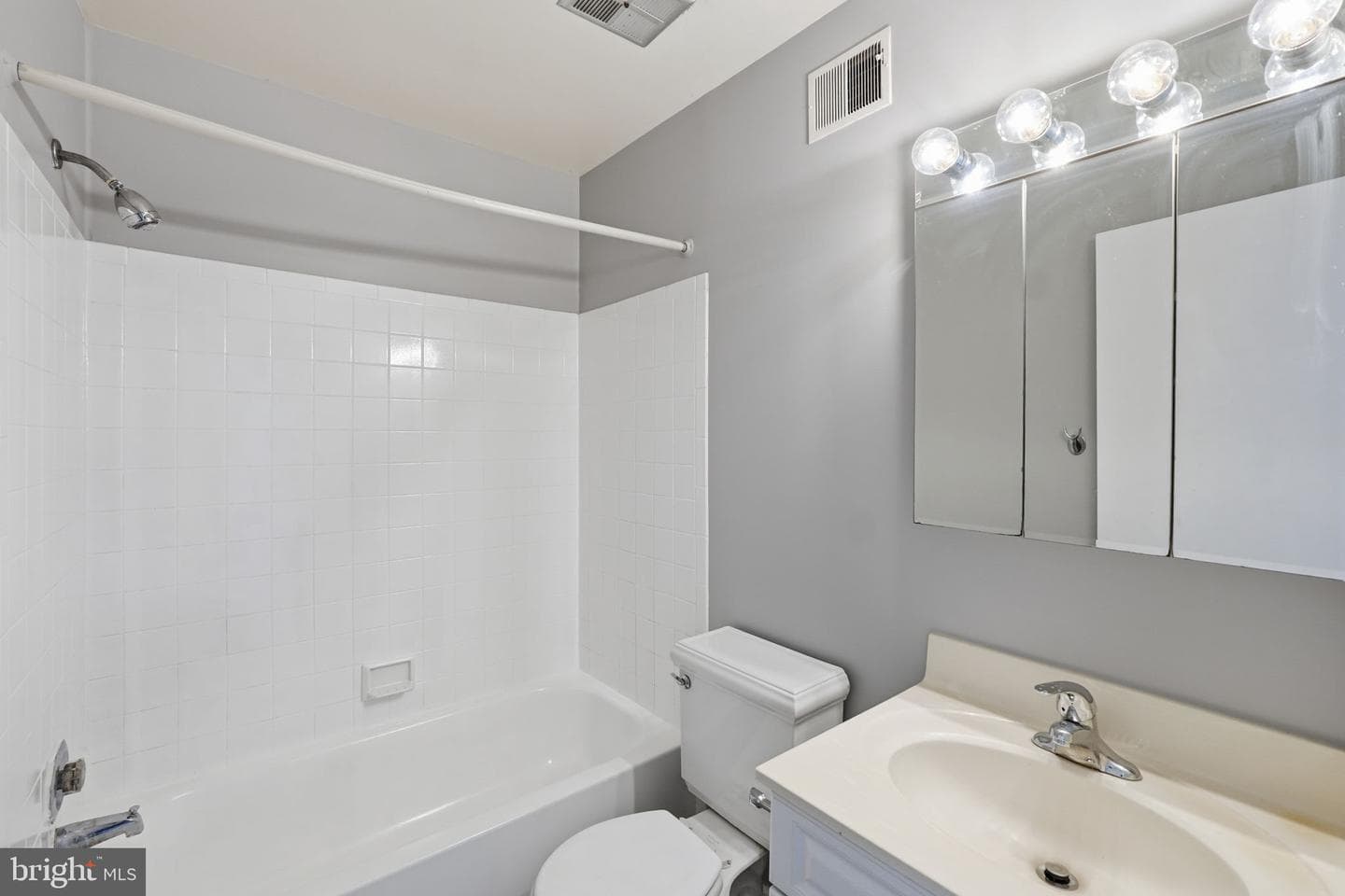 111 Lauren Court photo 28