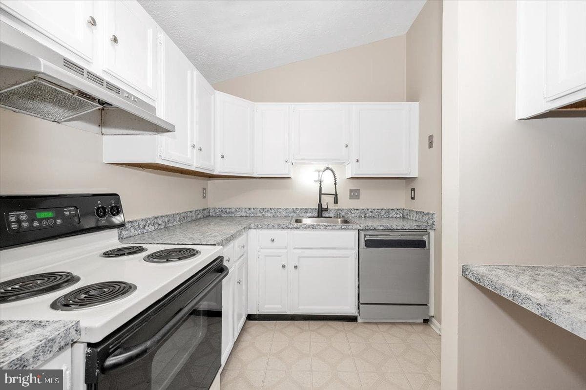 2129 Wainwright Court #2d photo 29