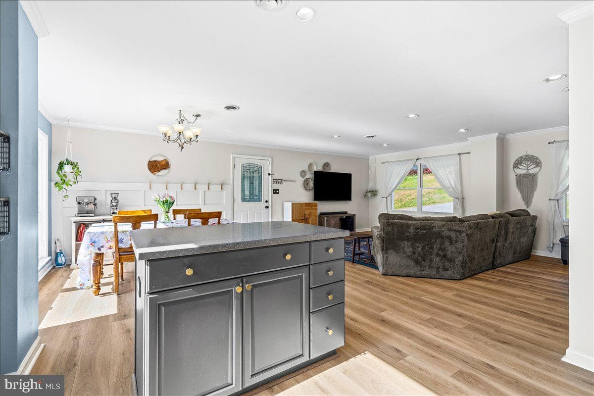 4389 Moleton Drive photo 19