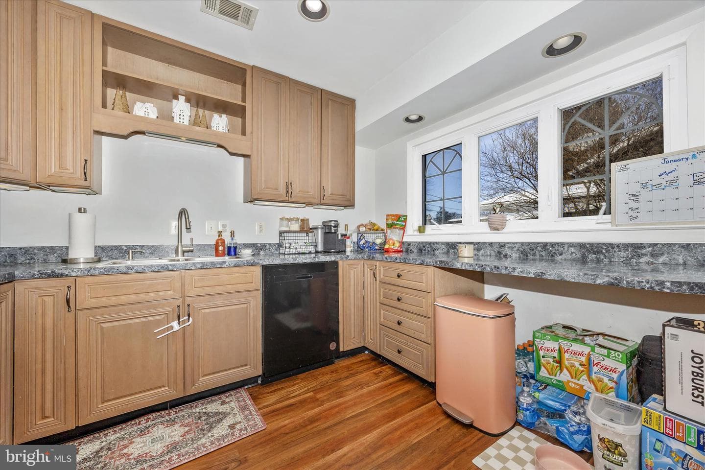 439 Center Street photo 27