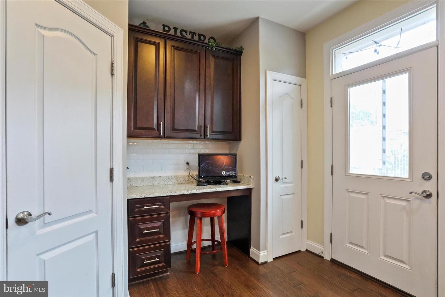 20 Maxwell Square photo 16