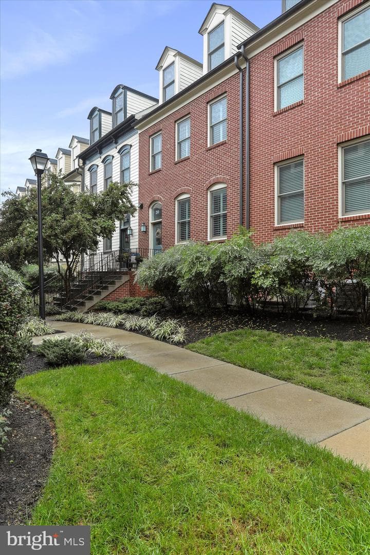 20 Maxwell Square photo 2