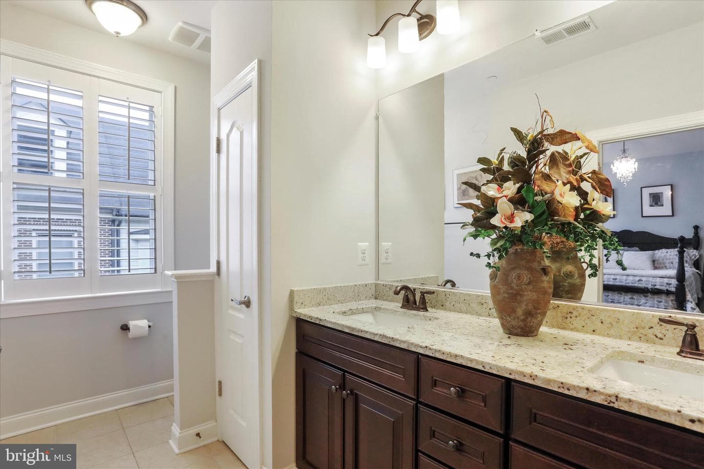 20 Maxwell Square photo 23