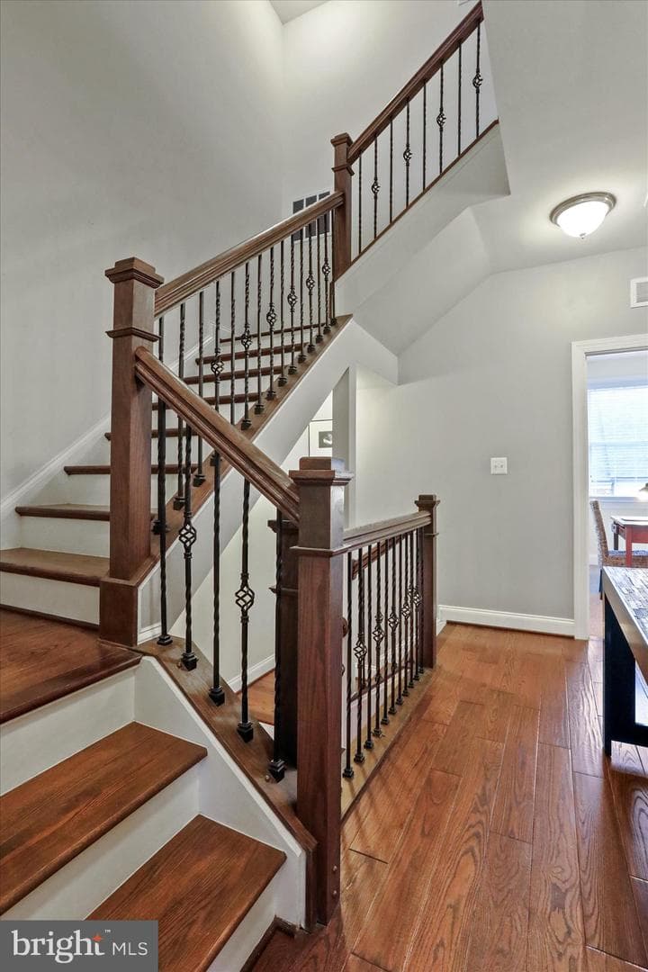 20 Maxwell Square photo 24