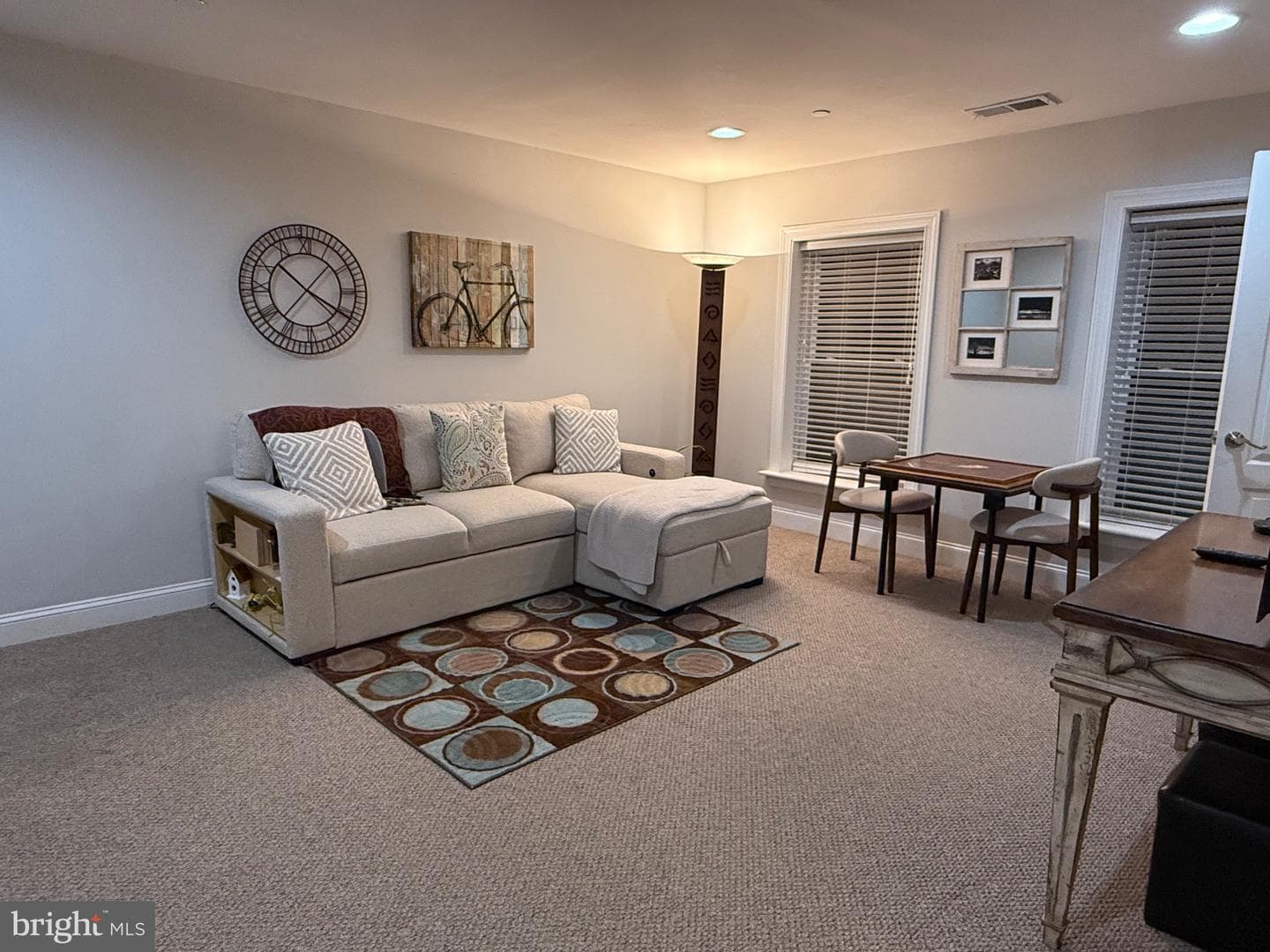 20 Maxwell Square photo 33