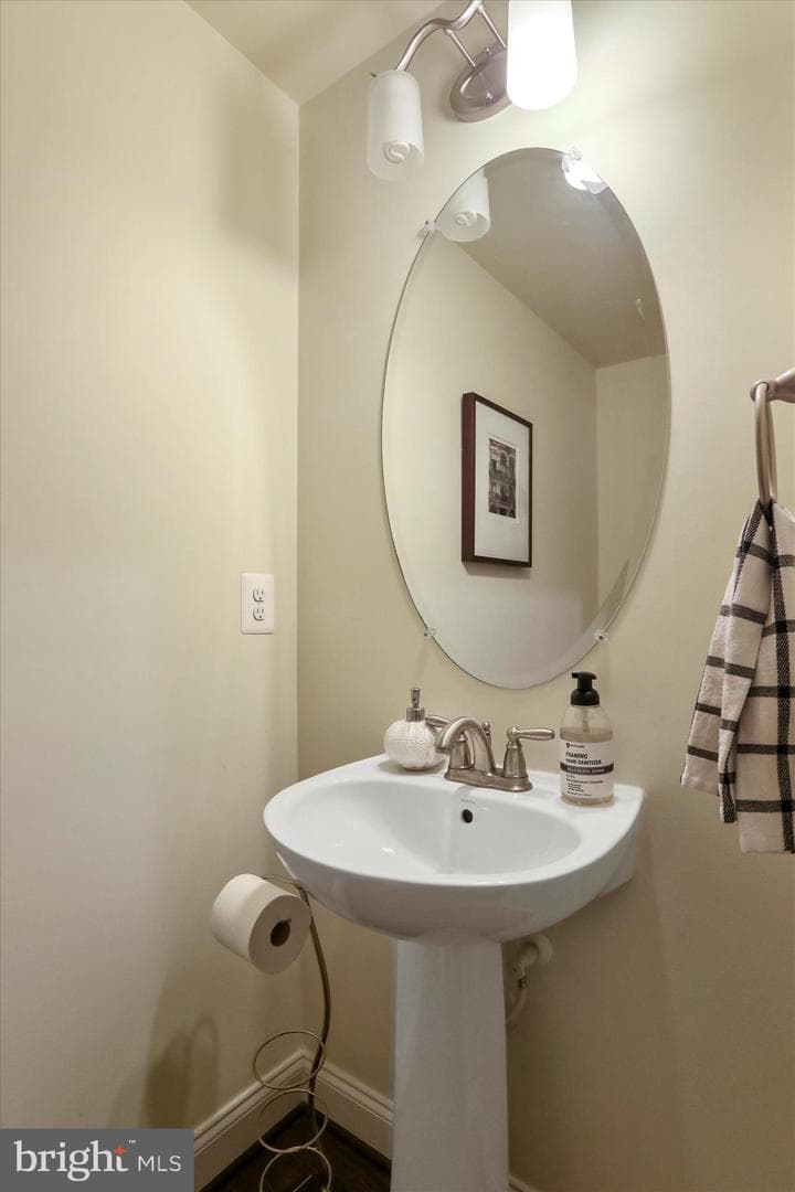 20 Maxwell Square photo 8
