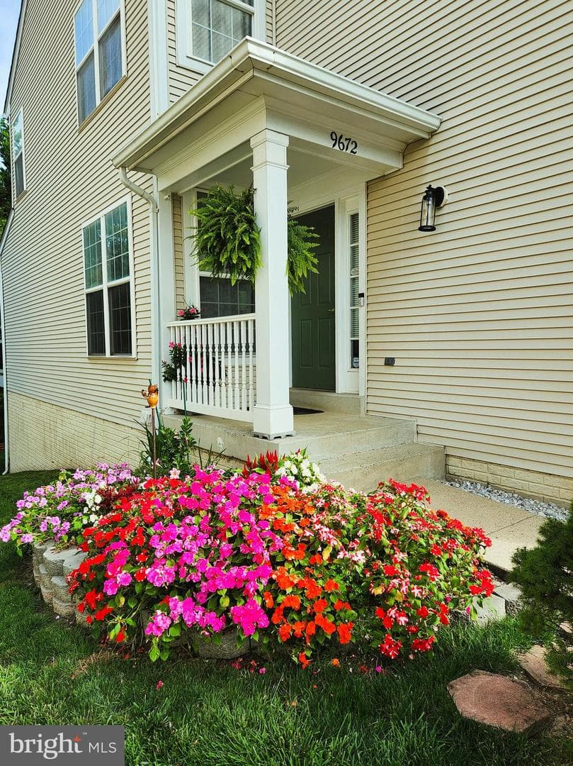 9672 Fleetwood Court photo 2