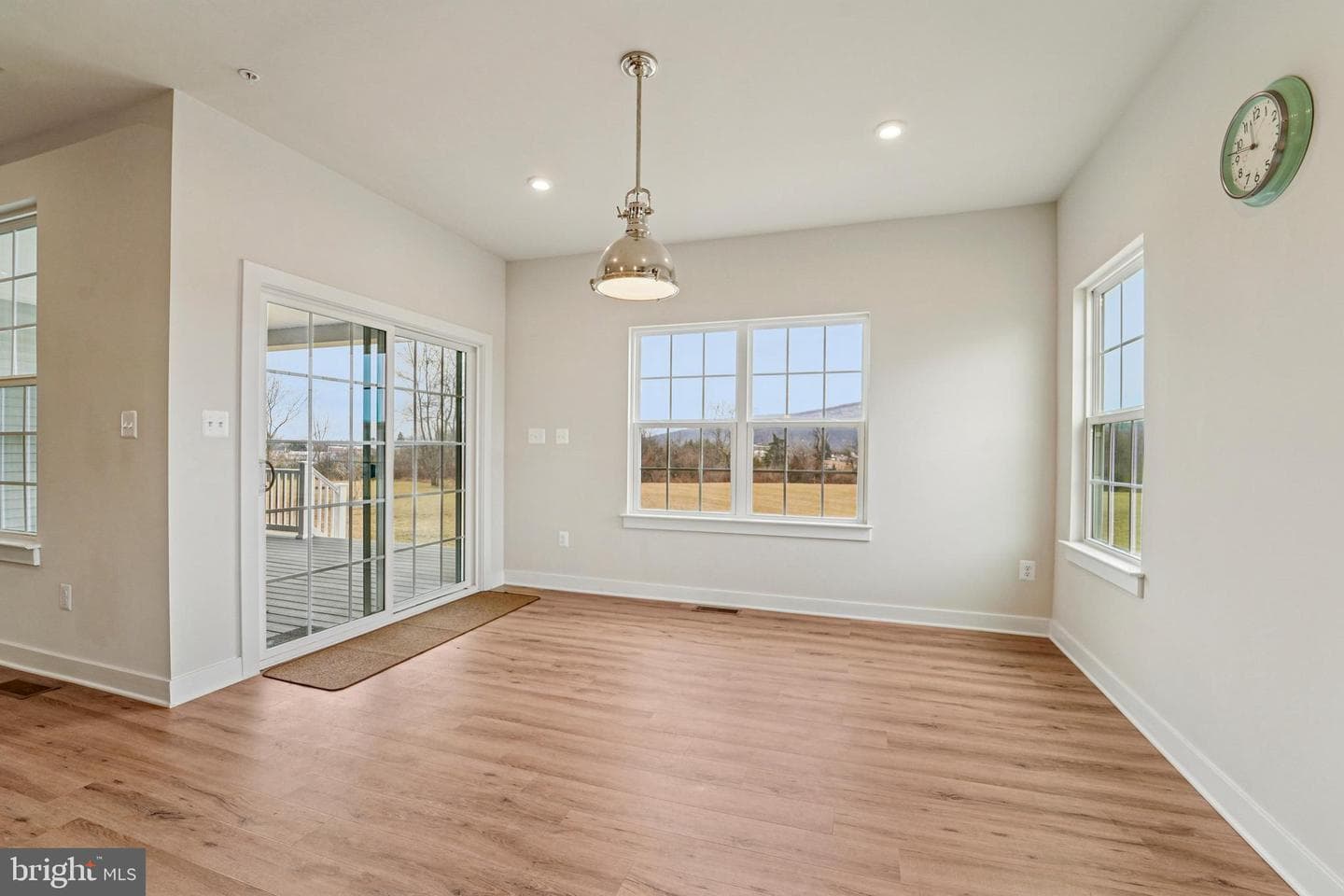 1423 Ramblewood Drive photo 4