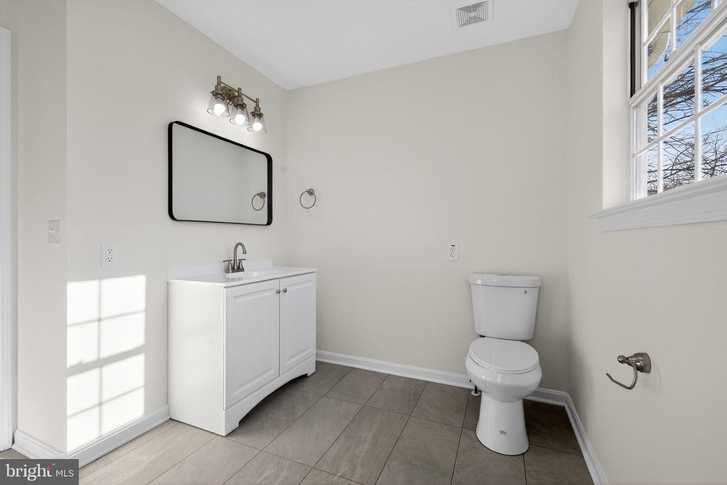 833 Waterford Drive photo 22