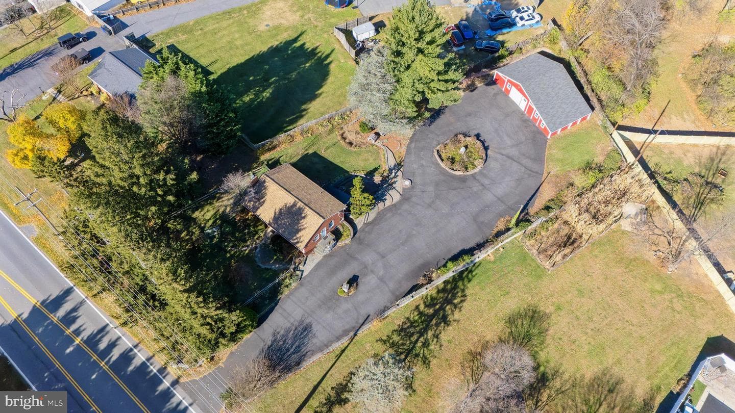 11914 Fingerboard Road photo 11