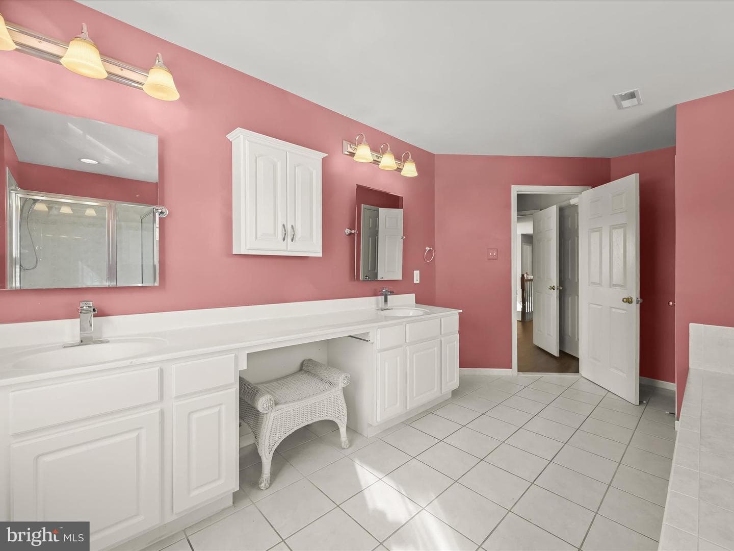 12304 Hungerford Manor Court photo 31