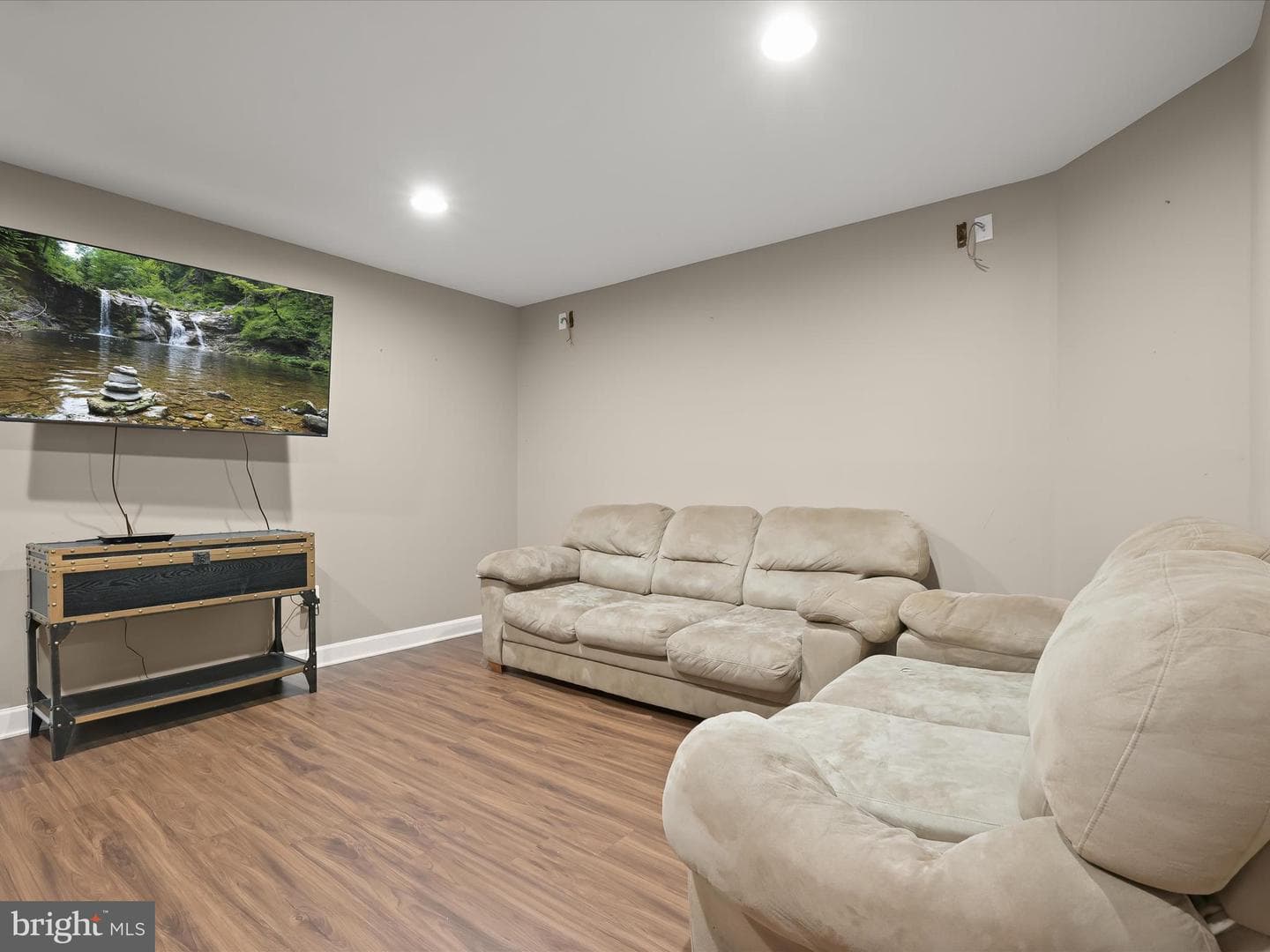 12304 Hungerford Manor Court photo 40