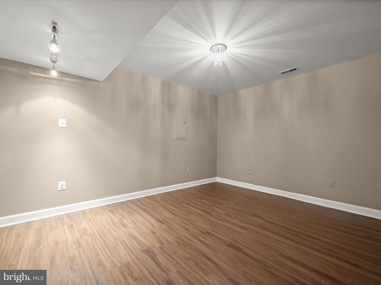 12304 Hungerford Manor Court photo 42