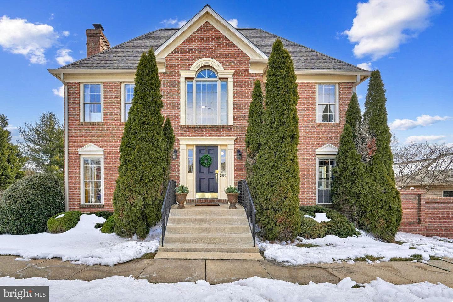 2539 Waterside Drive