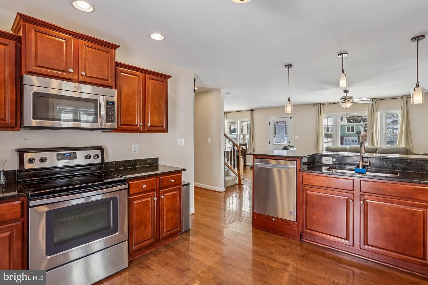 207 Broad Street photo 11