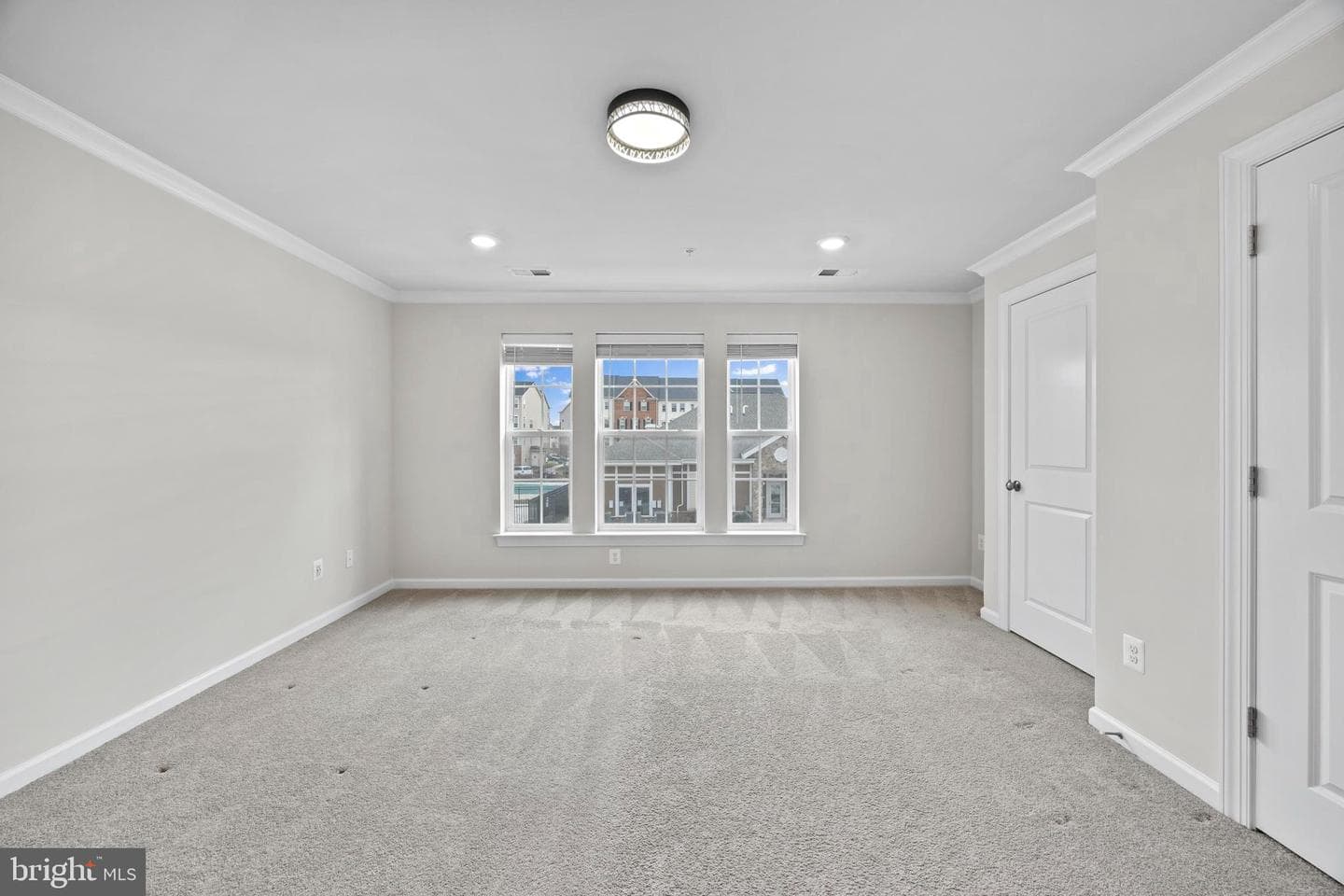 5936 Forum Square photo 22