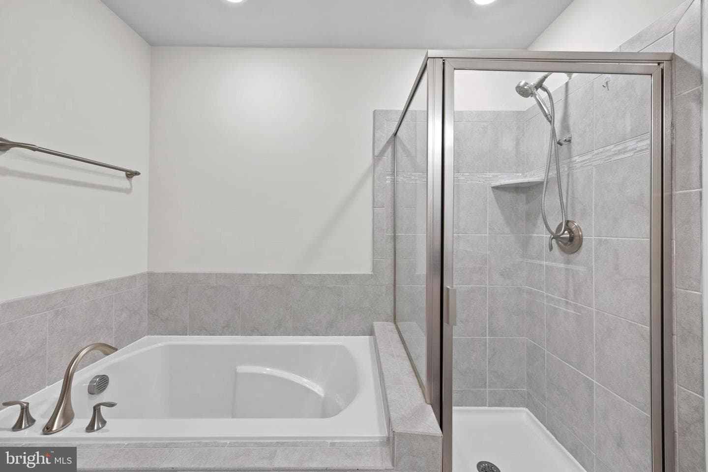 5936 Forum Square photo 25