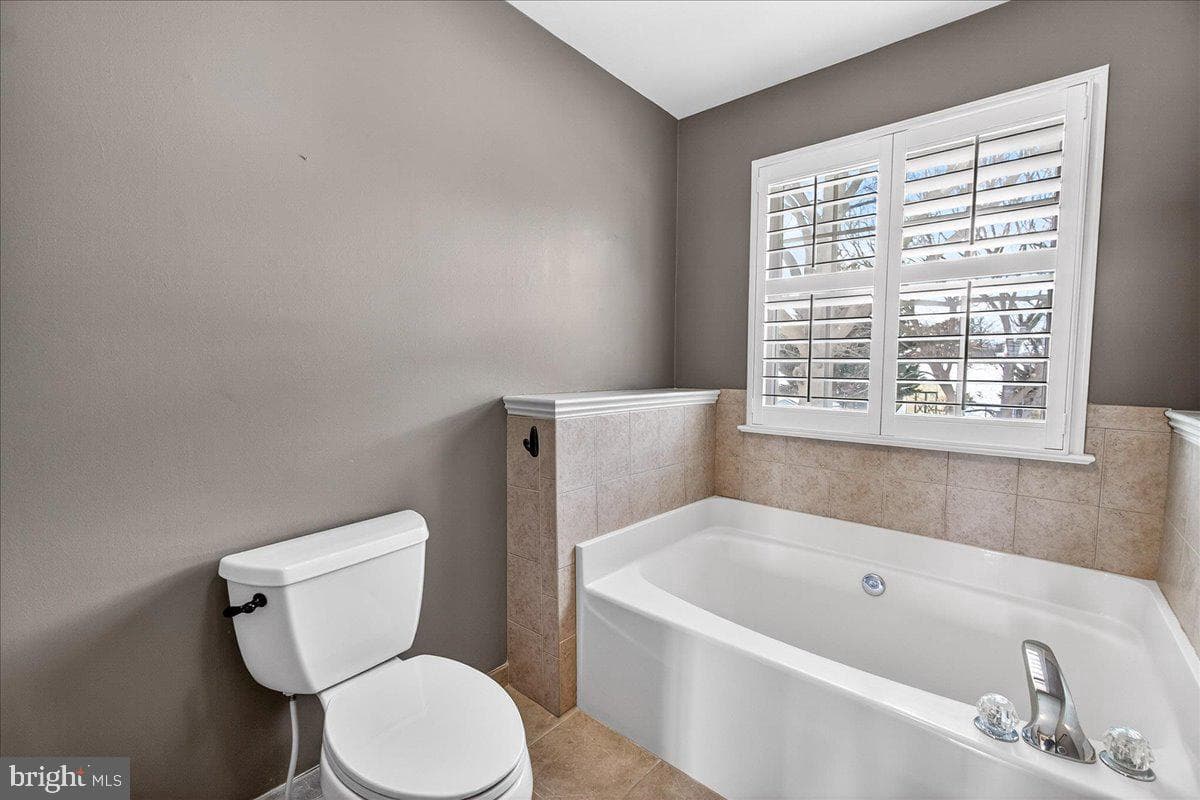 201 Sheffield Court photo 31