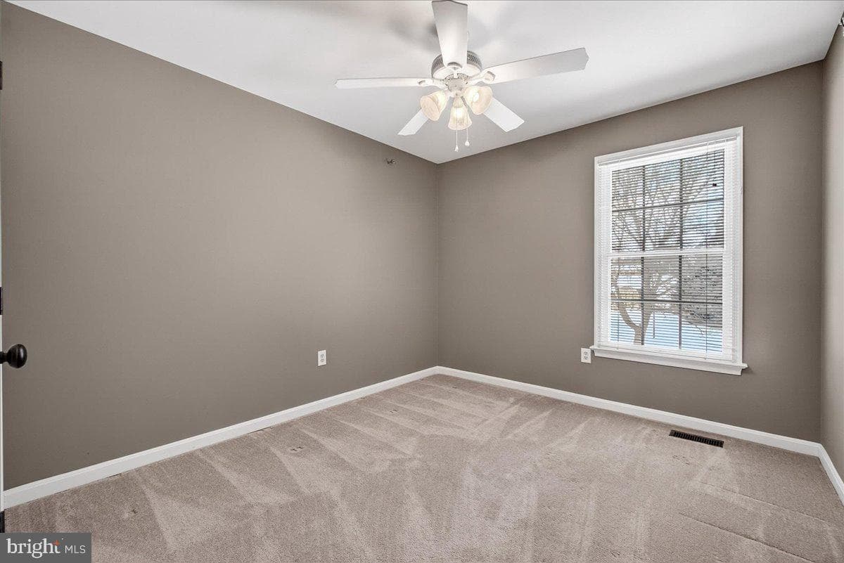 201 Sheffield Court photo 34