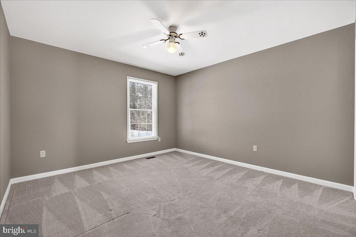 201 Sheffield Court photo 35