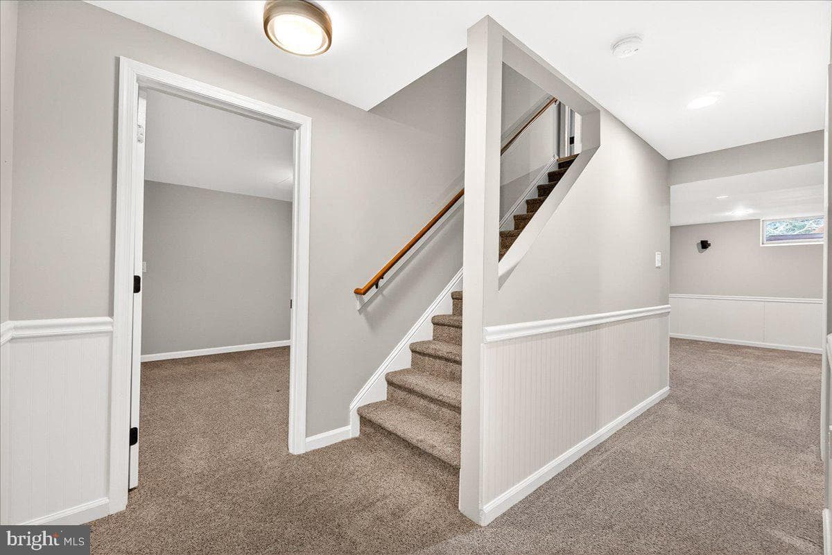 201 Sheffield Court photo 39