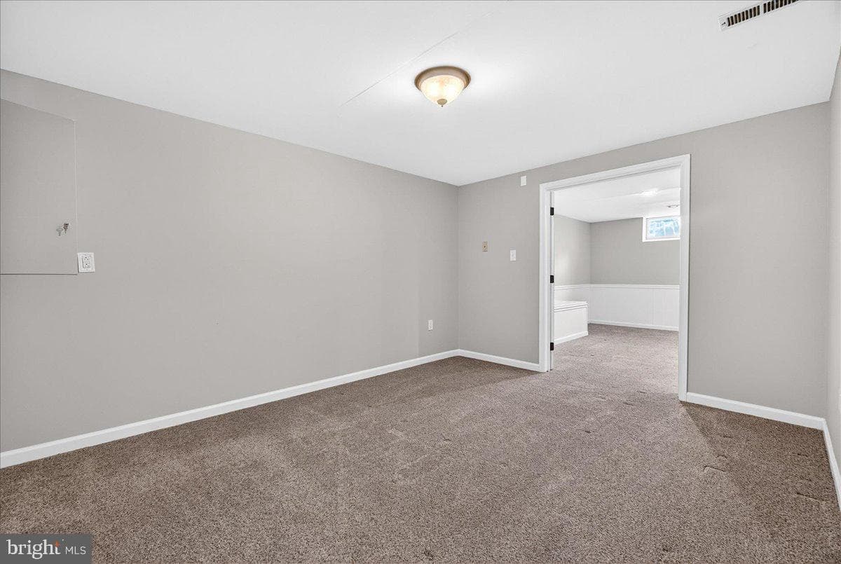 201 Sheffield Court photo 40