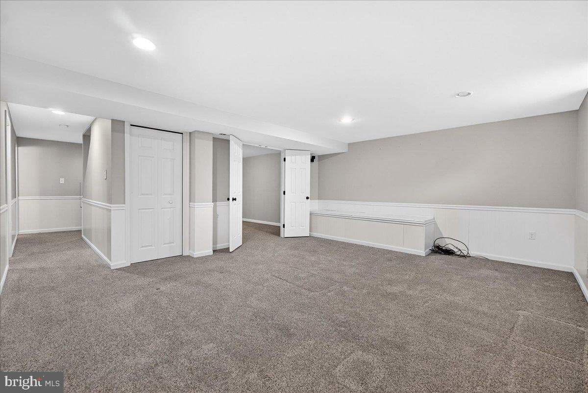 201 Sheffield Court photo 42