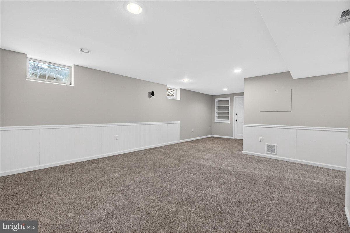 201 Sheffield Court photo 43