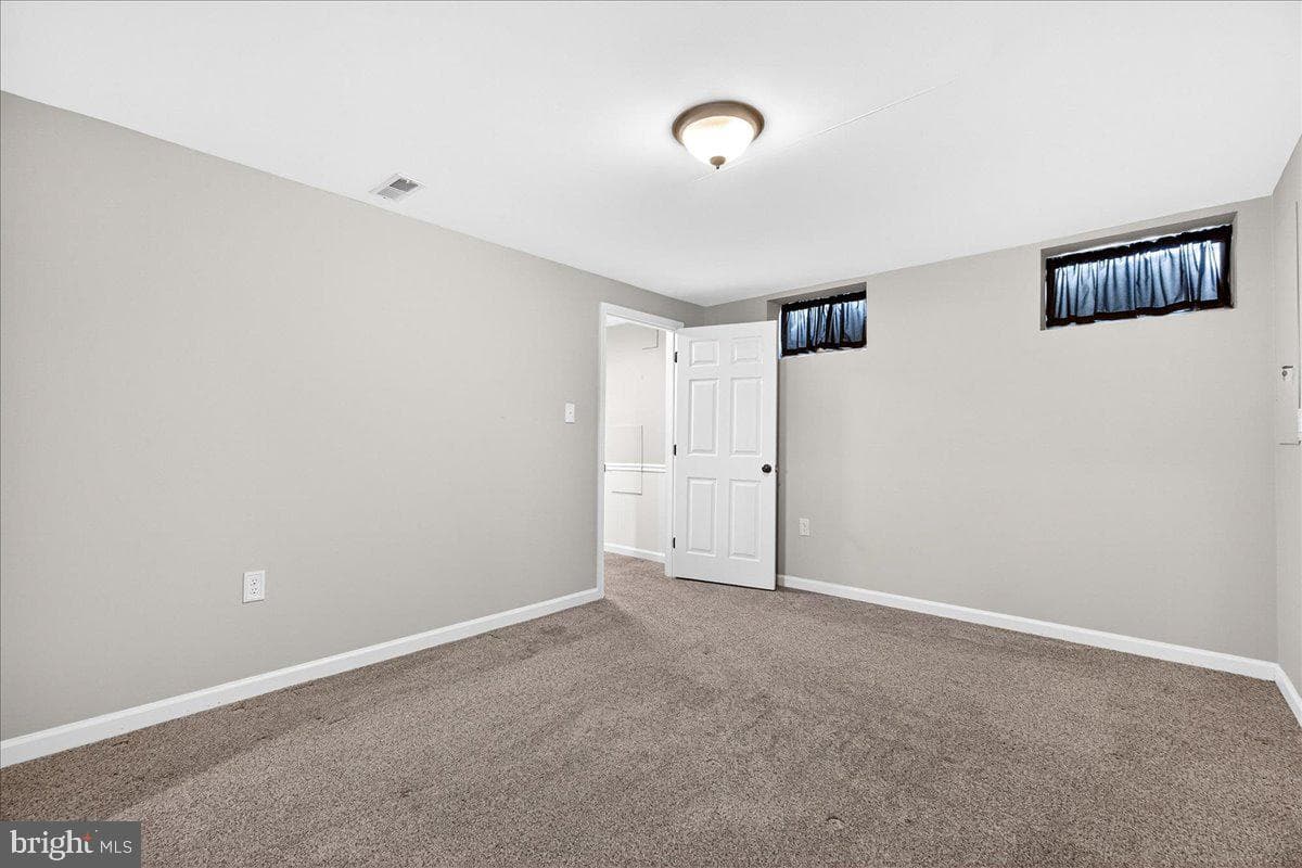 201 Sheffield Court photo 44