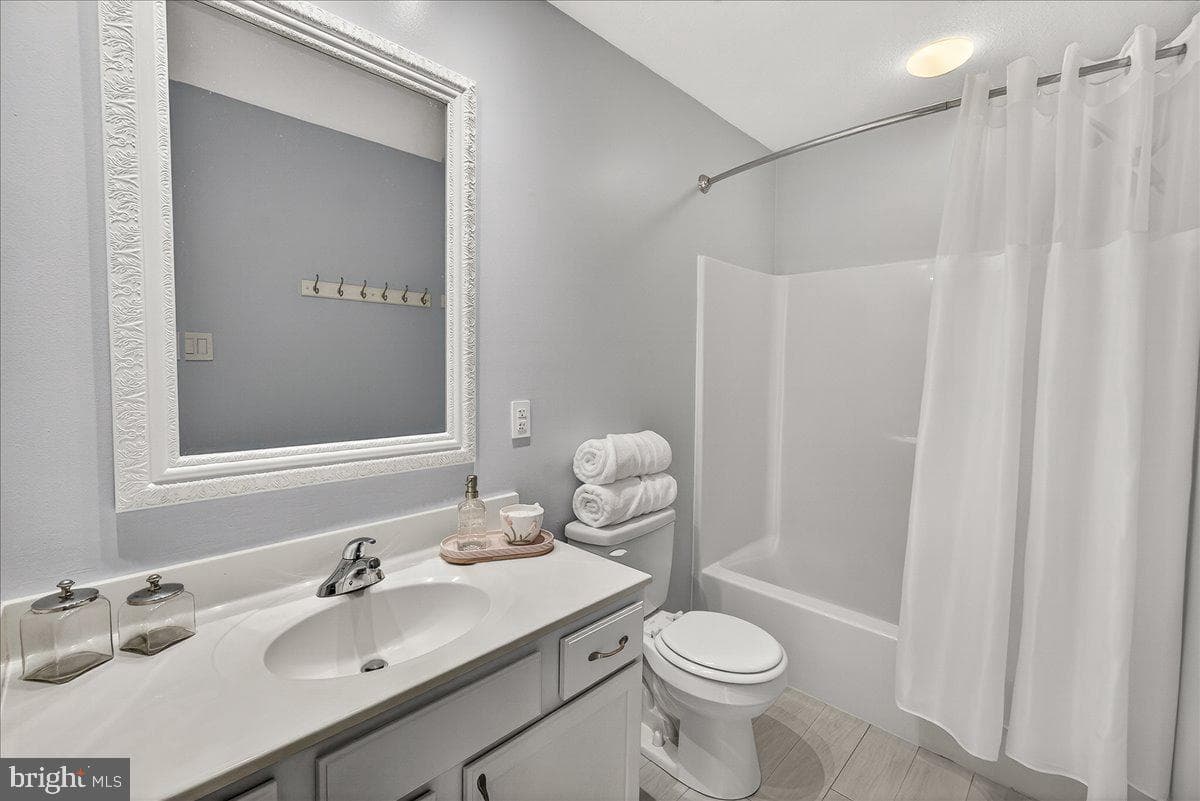 5653 Tessie Court photo 22