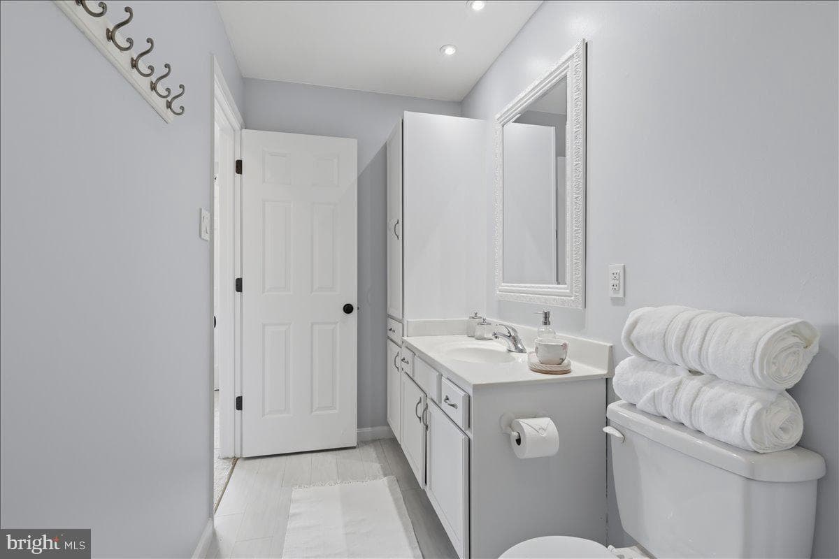 5653 Tessie Court photo 23