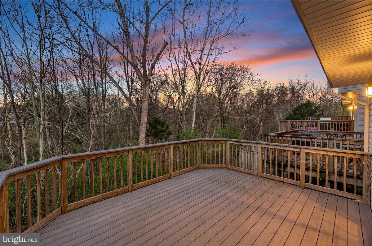5653 Tessie Court photo 4