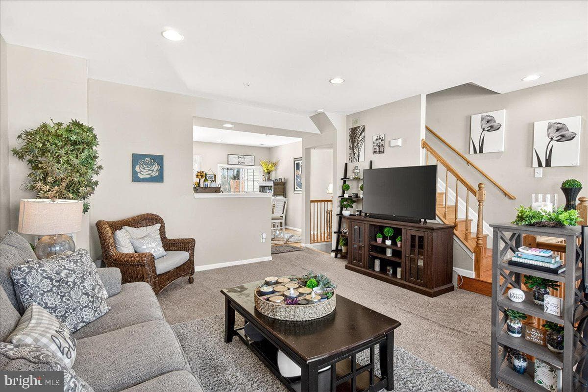 7255 Parkers Farm Lane photo 14