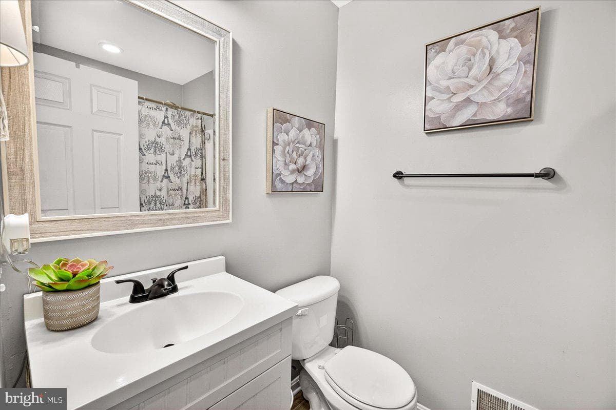 7255 Parkers Farm Lane photo 22