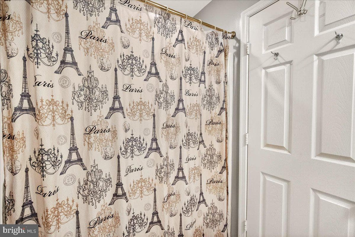 7255 Parkers Farm Lane photo 23