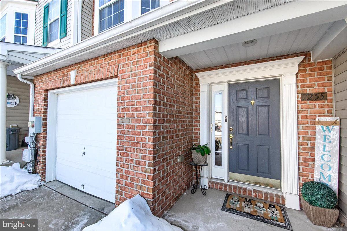 7255 Parkers Farm Lane photo 3