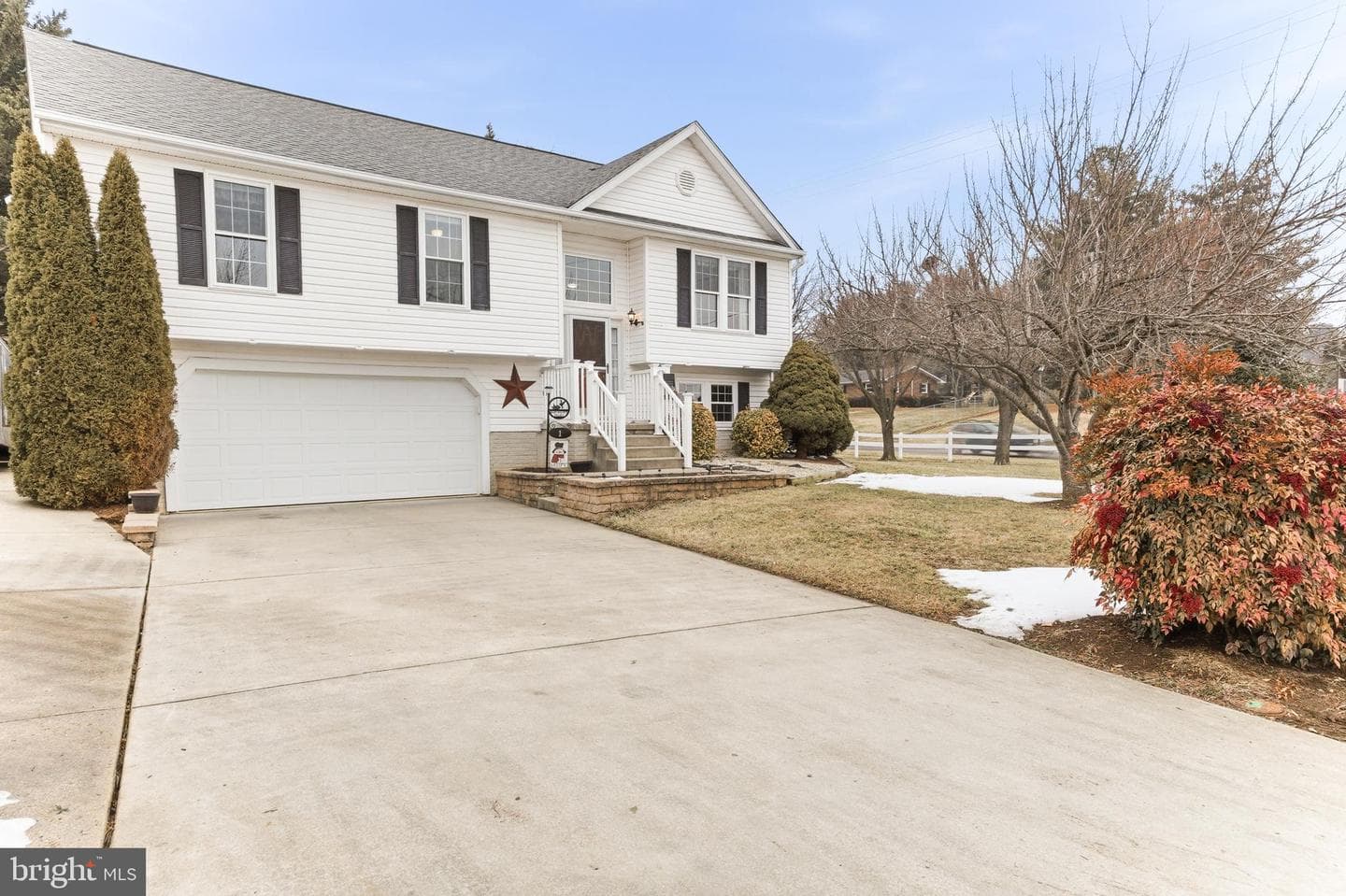 1 Walnut Pond Court photo 3