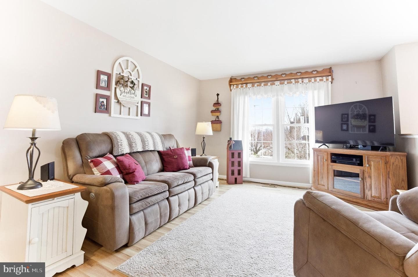 1 Walnut Pond Court photo 6
