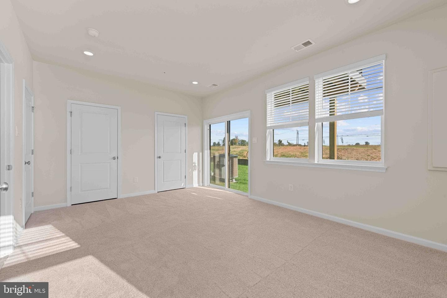 417 Ensemble Way photo 7