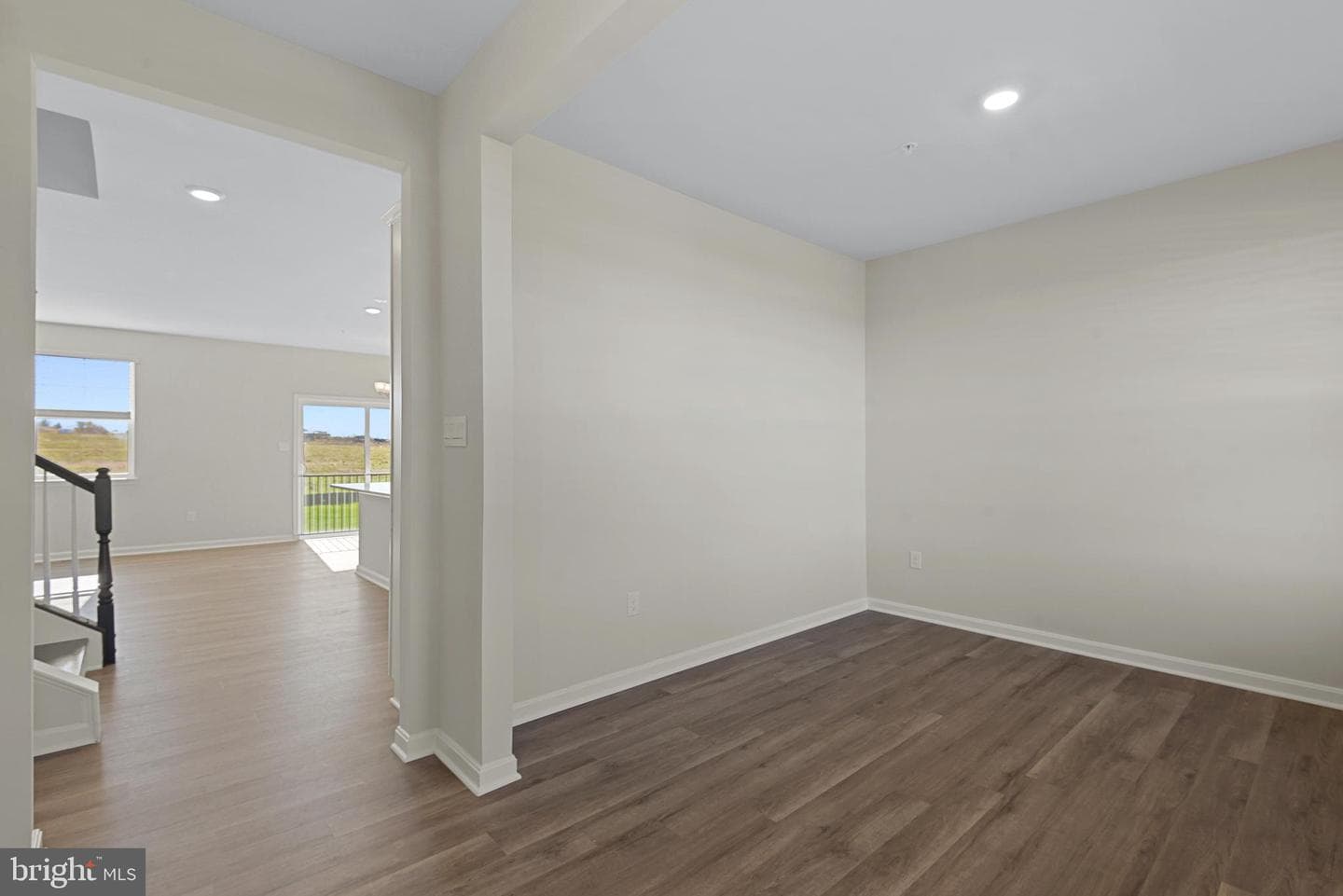 457 Ensemble Way photo 2
