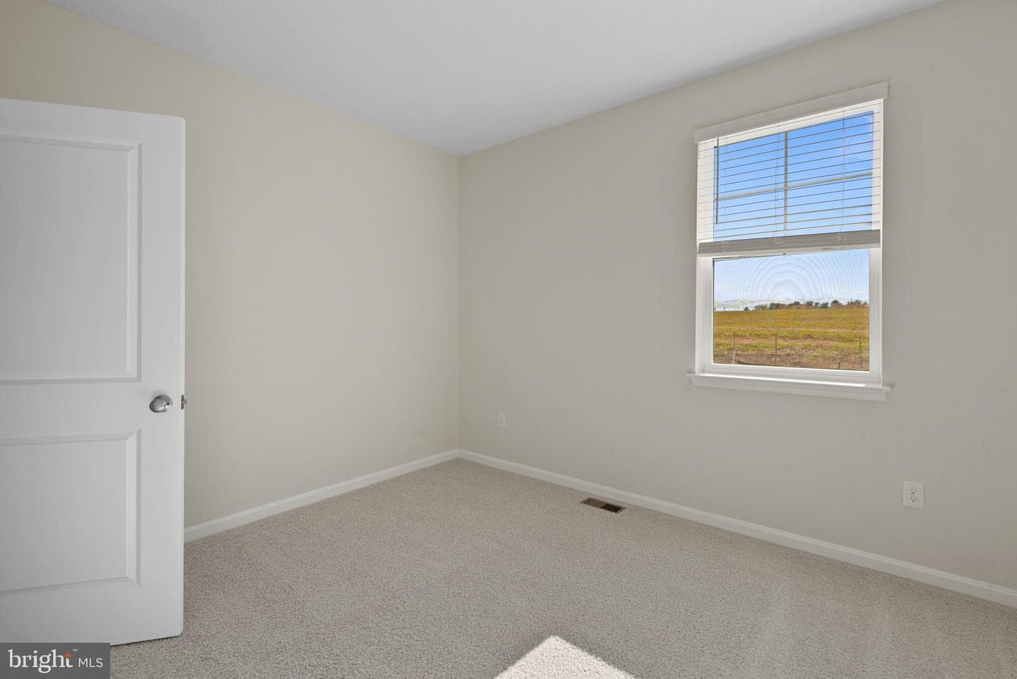 457 Ensemble Way photo 9