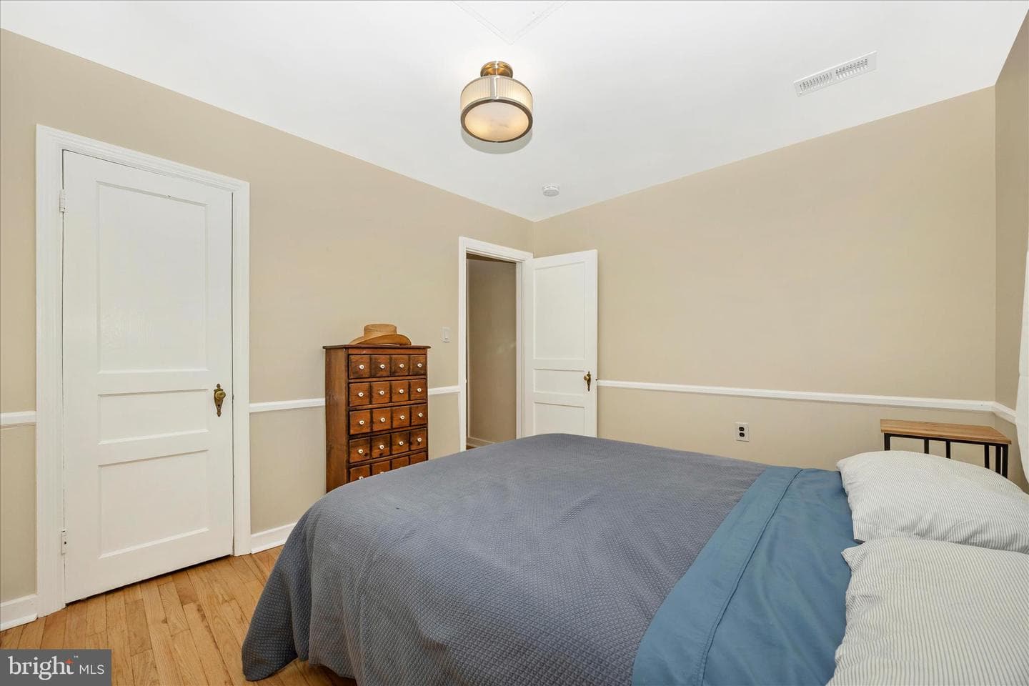 633 Lee Place photo 17